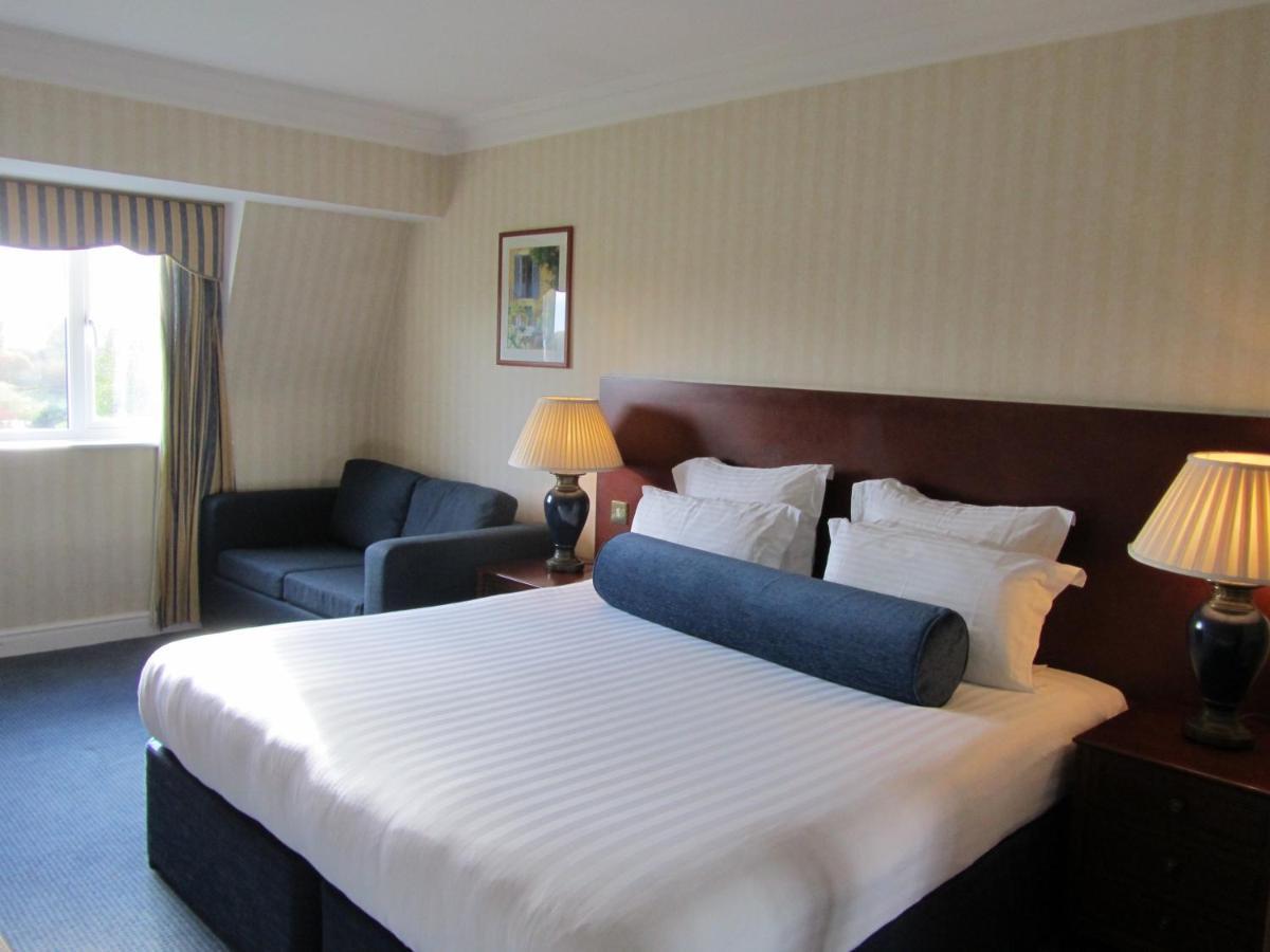 Windmill Village Hotel, Golf Club & Spa, BW Signature Collection Coventry Exterior foto
