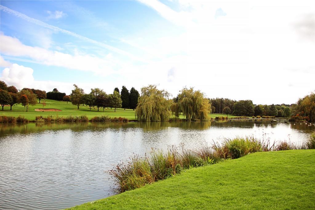 Windmill Village Hotel, Golf Club & Spa, BW Signature Collection Coventry Exterior foto